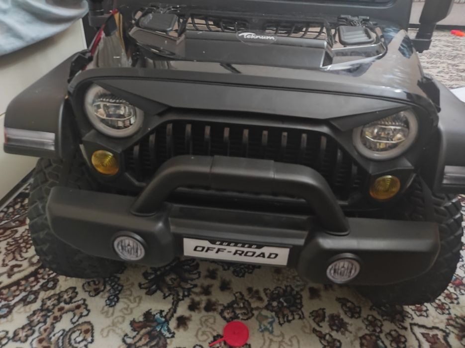 Болалар машинаси
Jeep Wrangler