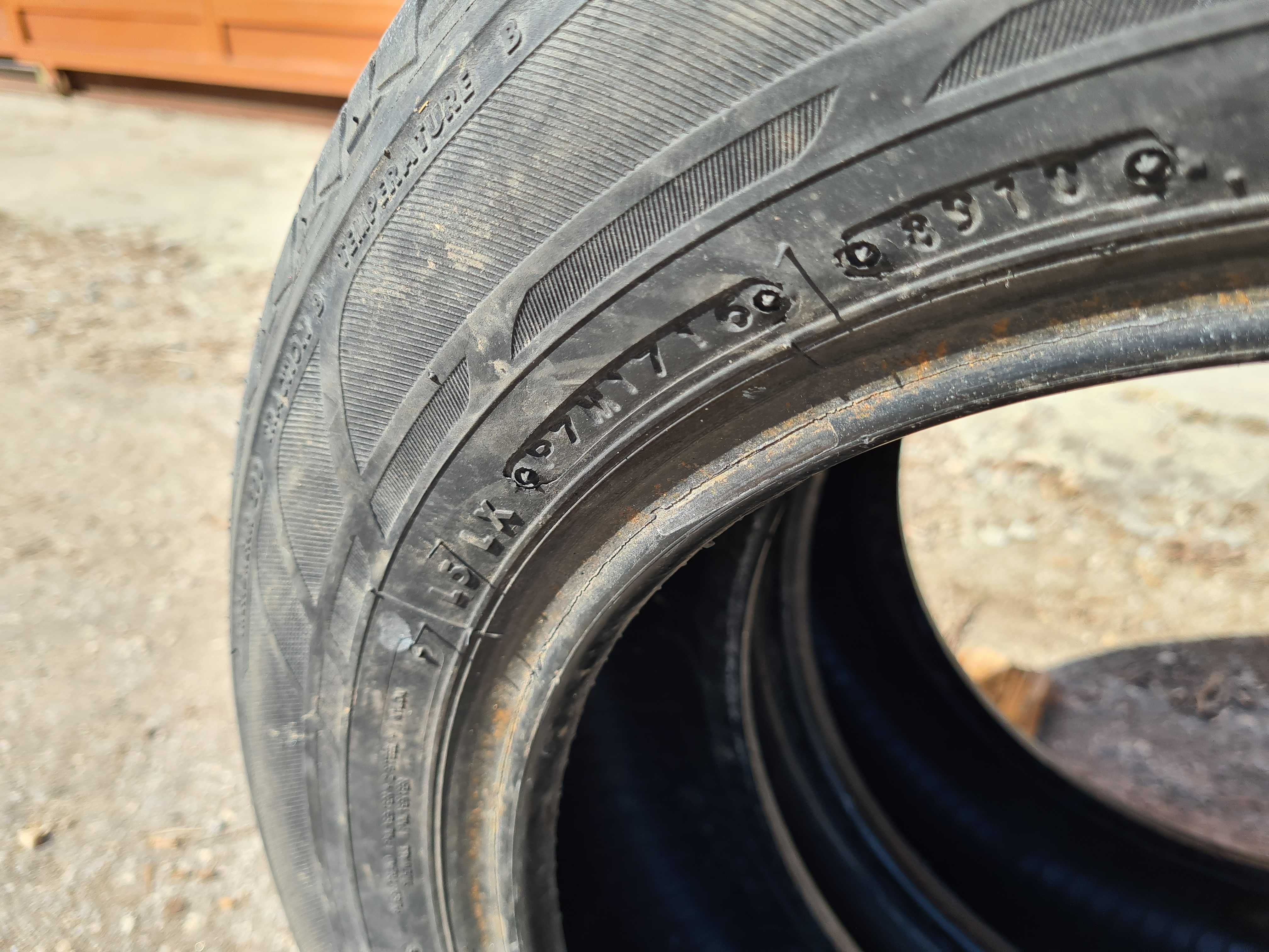 2 бр. летни гуми 185/65/15 Bridgestone DOT 1716 6 mm