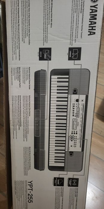 Синтезатор ,Yamaha