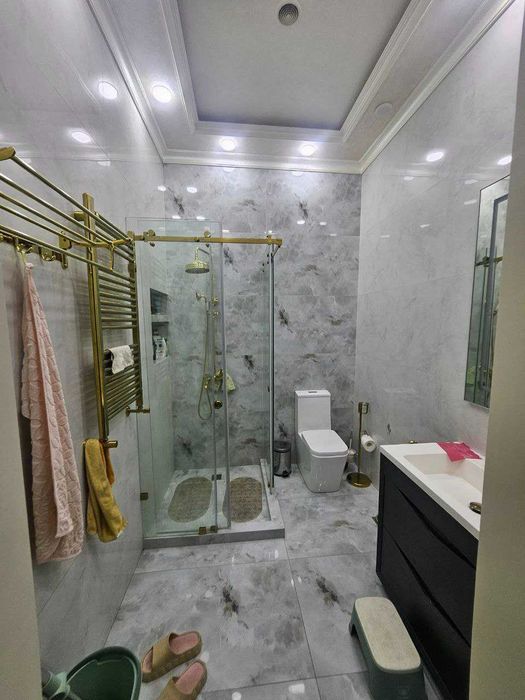 Амир Темур махалля недалеко  ресторан "Трюфель" 3.2 сот 330 кв.м евро