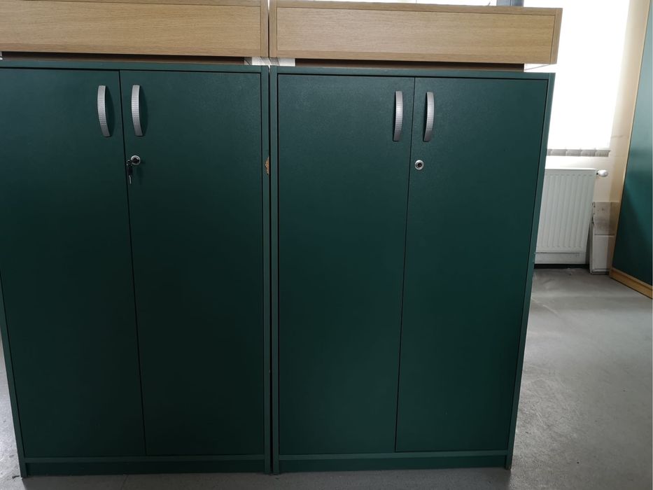 Vand mobila /dulapuri de birou