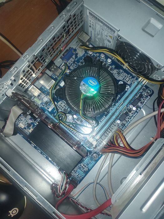 PC low profile Nvidia GeForce 210
