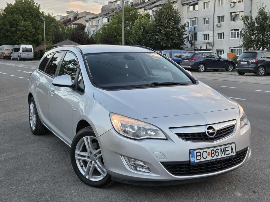 Opel astra j 2011