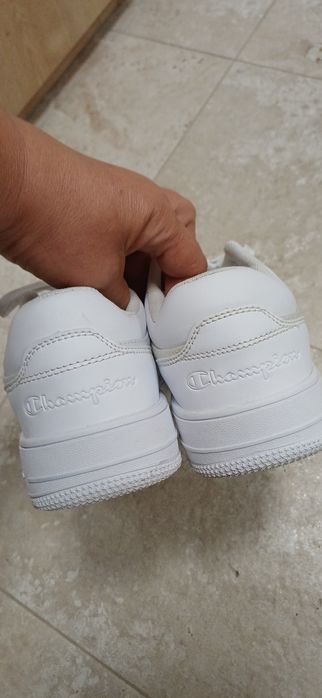 Snekersi Chempion.Marimea37,5 si marimea 37.snekersi puma pret 60 ron.