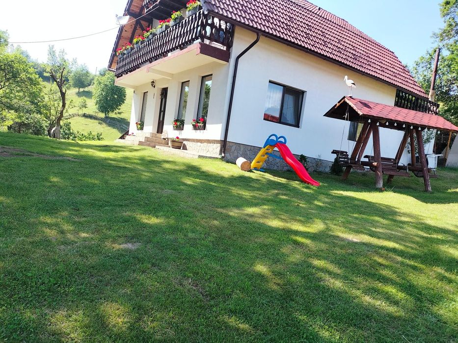 Cabana de închiriere