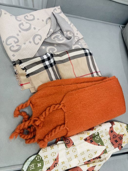 4 шарфа за 3000 теплые