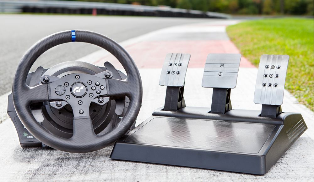 Продавам волан Thrustmaster T300RS GT