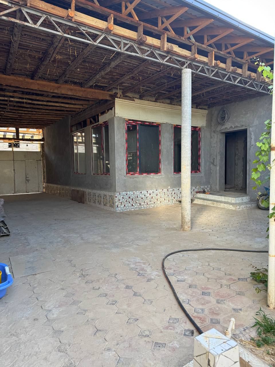 Hovli sotiladi 4.3 sotih