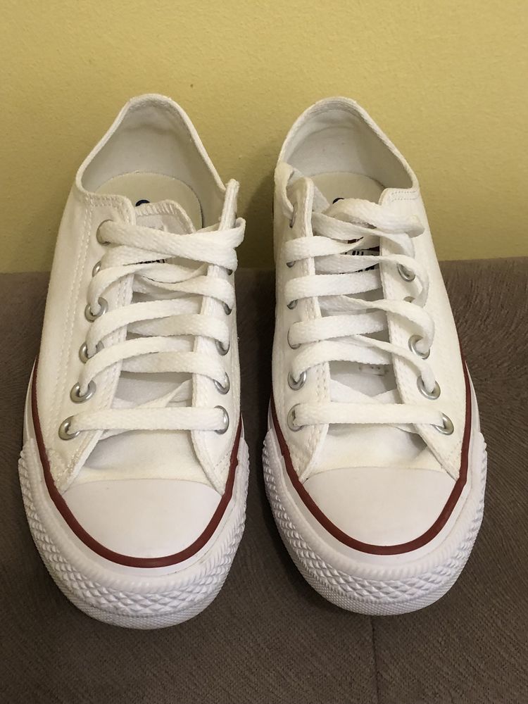 Бели Дамски Кецове Converse