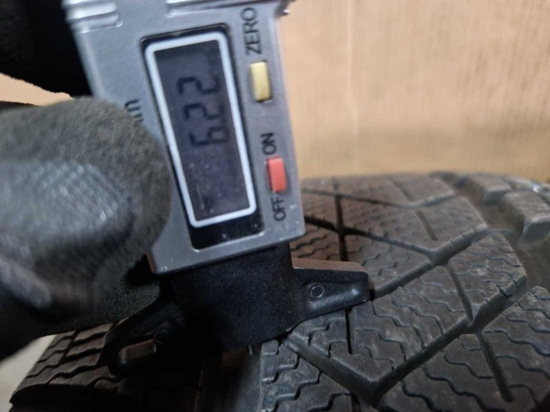 4 Pirelli R19 245/50
зимни гуми Runflat 
DOT3819