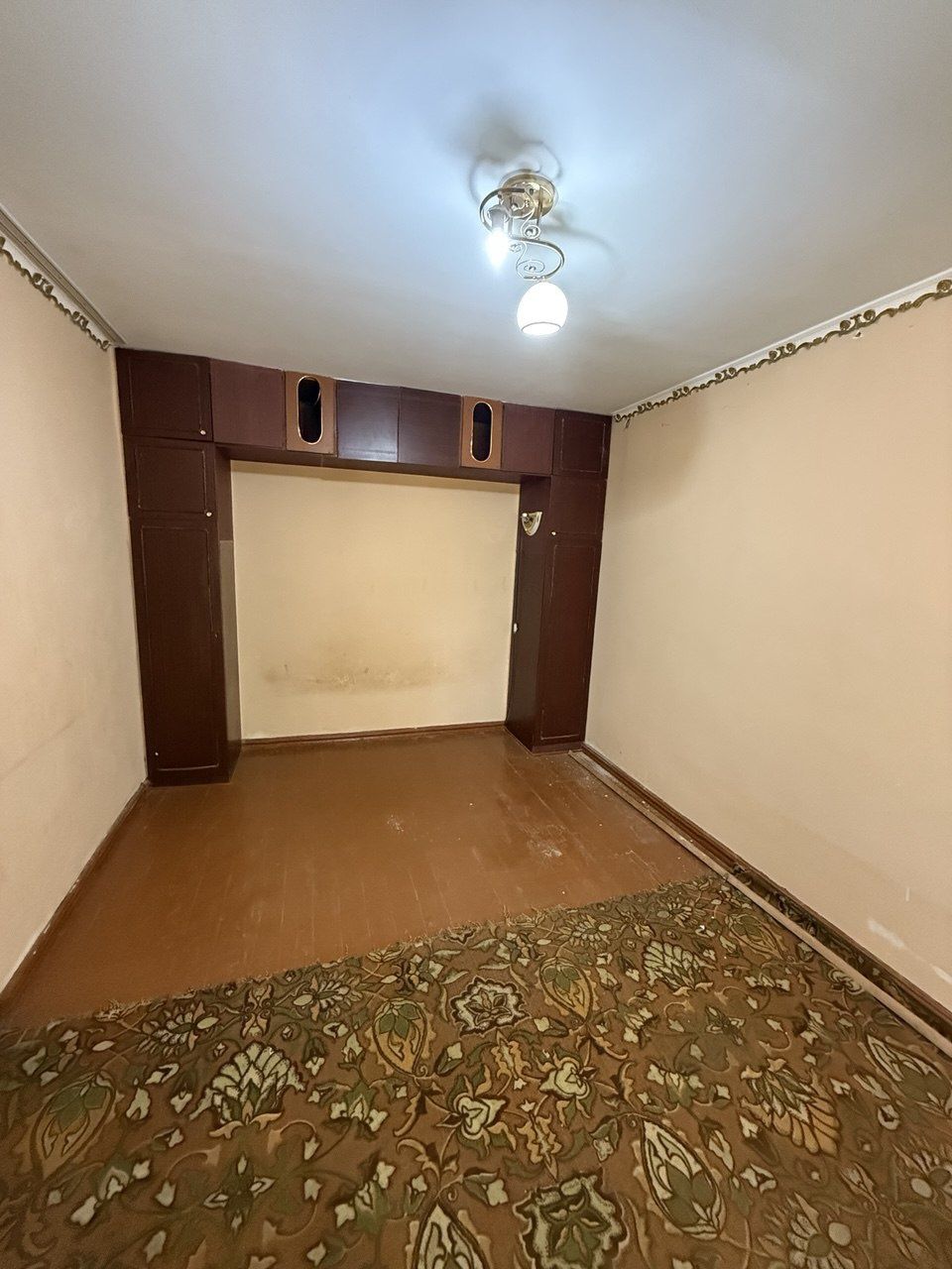 Срочно продаю 1 ком квартиру рядом Хокимият