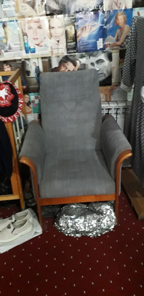Продаю диван и кресла