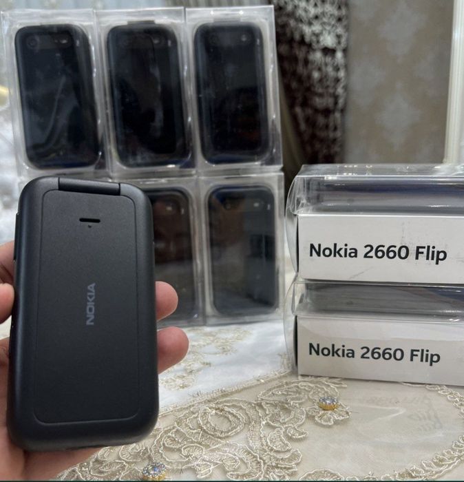 Yangi tugmali telefon Nokia 2660 Flip (raskladushka) original Top