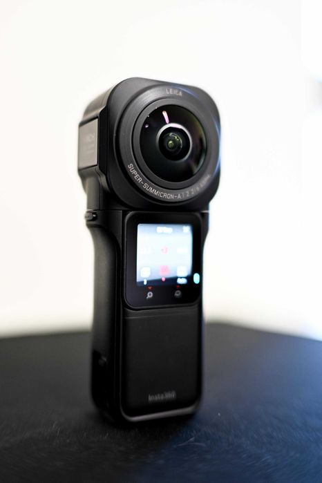 Cameră Insta360 ONE RS 1-Inch Edition –  6K 360° (Leica Lens)