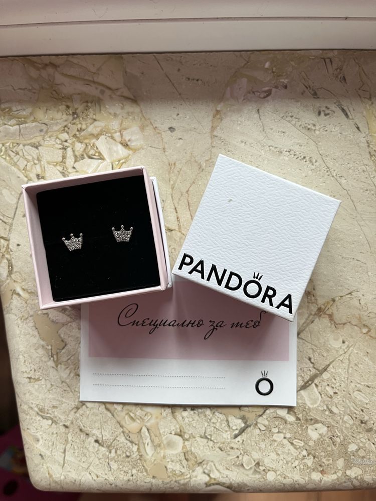 Обеци PANDORA във формата на Корони