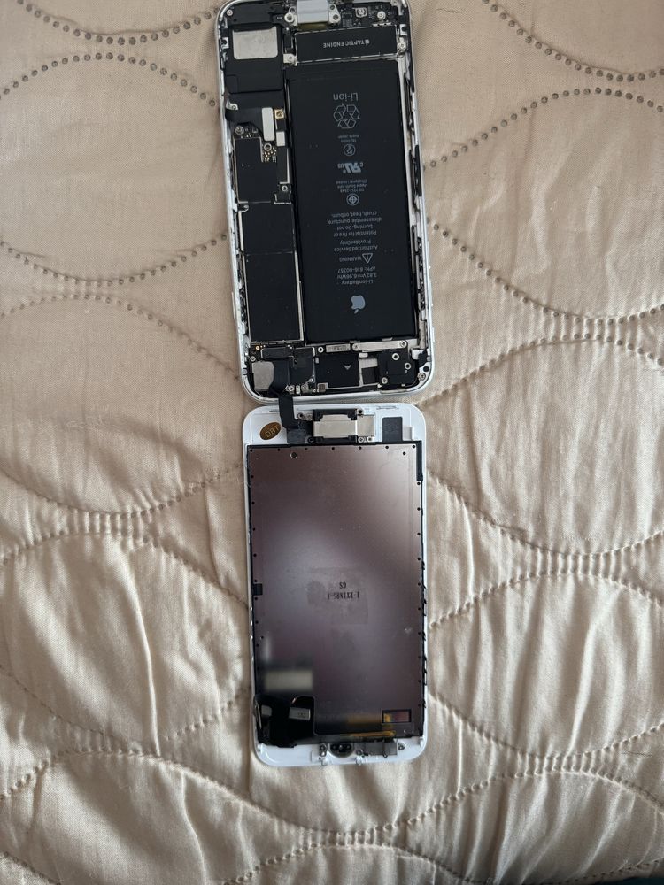 ЗА ЧАСТИ Iphone 8