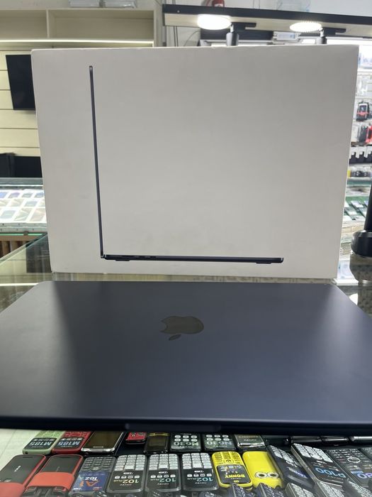Macbook Air 15 M2 8/256gb 100%  14 цикл