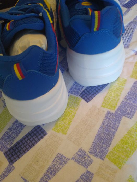 Adidasi bărbați, superbi mărimea 46