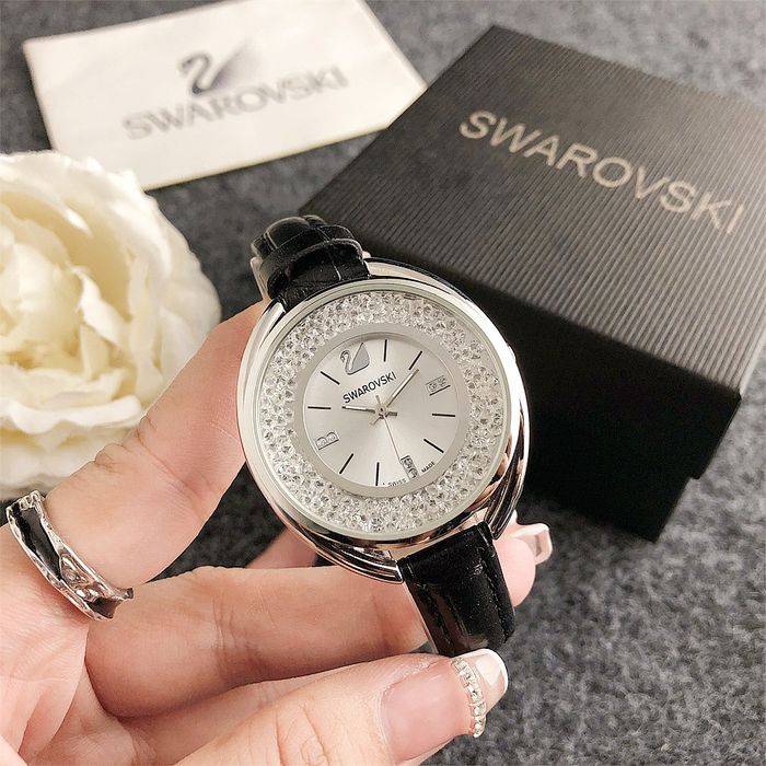 Дамски ръчен часовник Swarovski с кожена верижка
