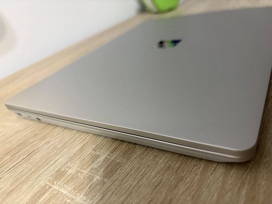 Microsoft Surface Laptop Go 2