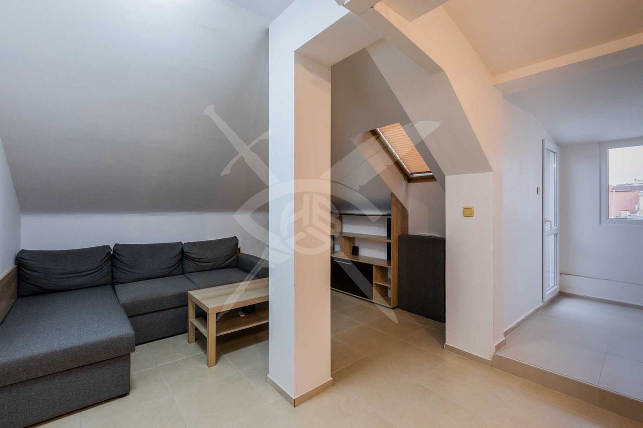 Продава се Двустаен апартамент в Варна, Лятно кино Тракия - 60 кв.м за 1832 €/кв.м - Снимка #1