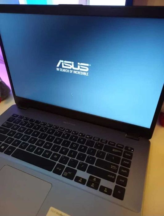 Vand laptop Asus
