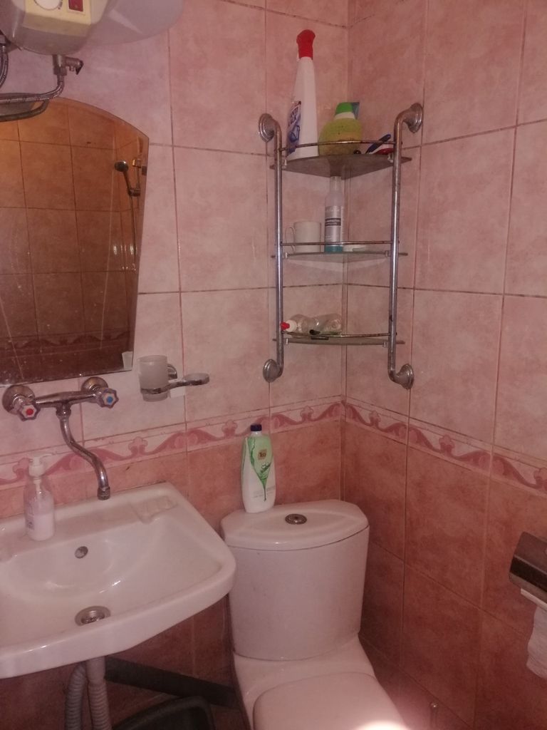 Дава се под наем  в Шумен, Математическа гимназия - 16 кв.м за 71.4 € - Снимка #3