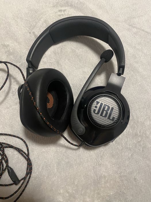 Casti de gaming apropae noi folosite de 2-3 ori