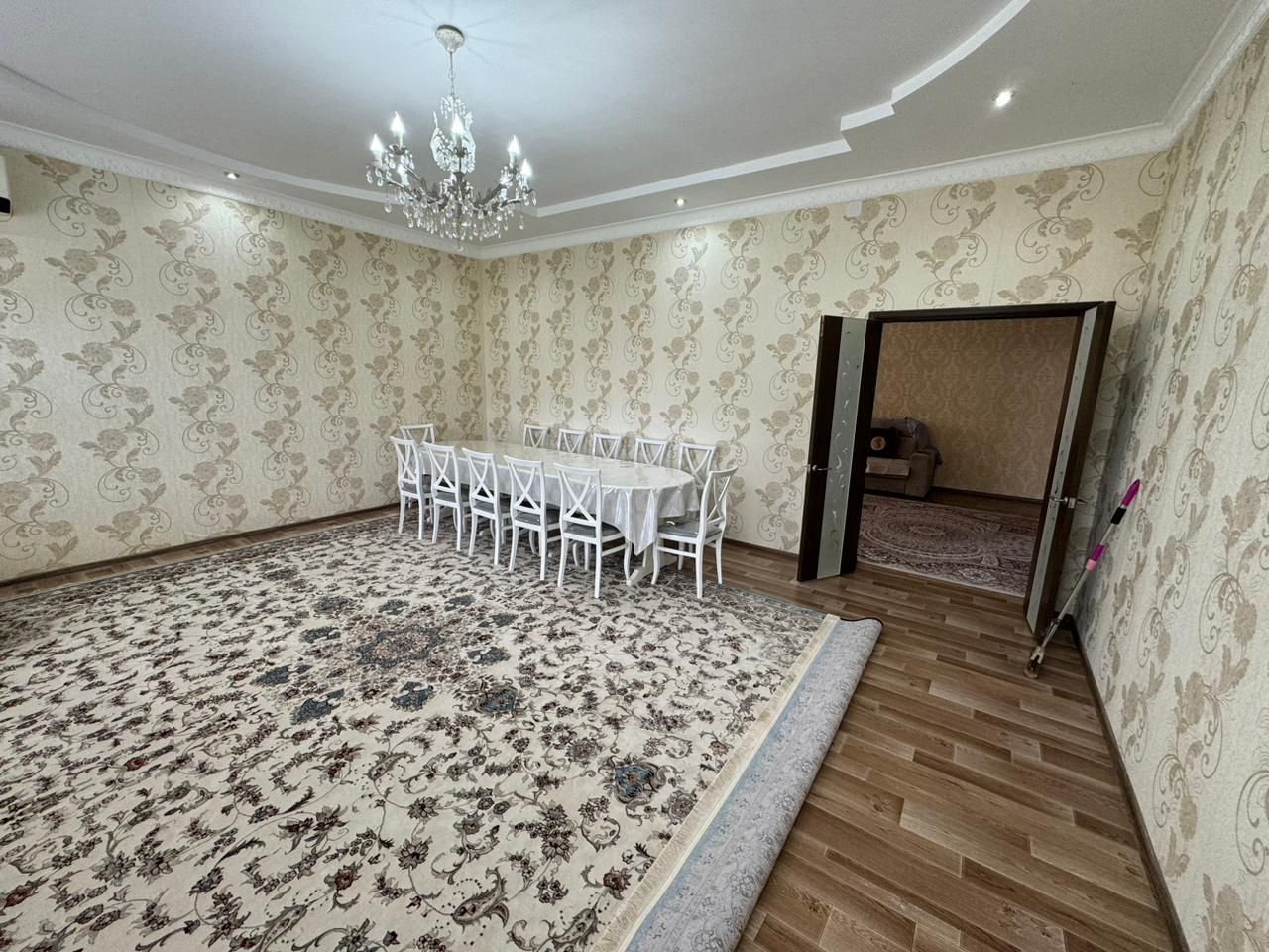 Продается большой дом в связи переездом.
