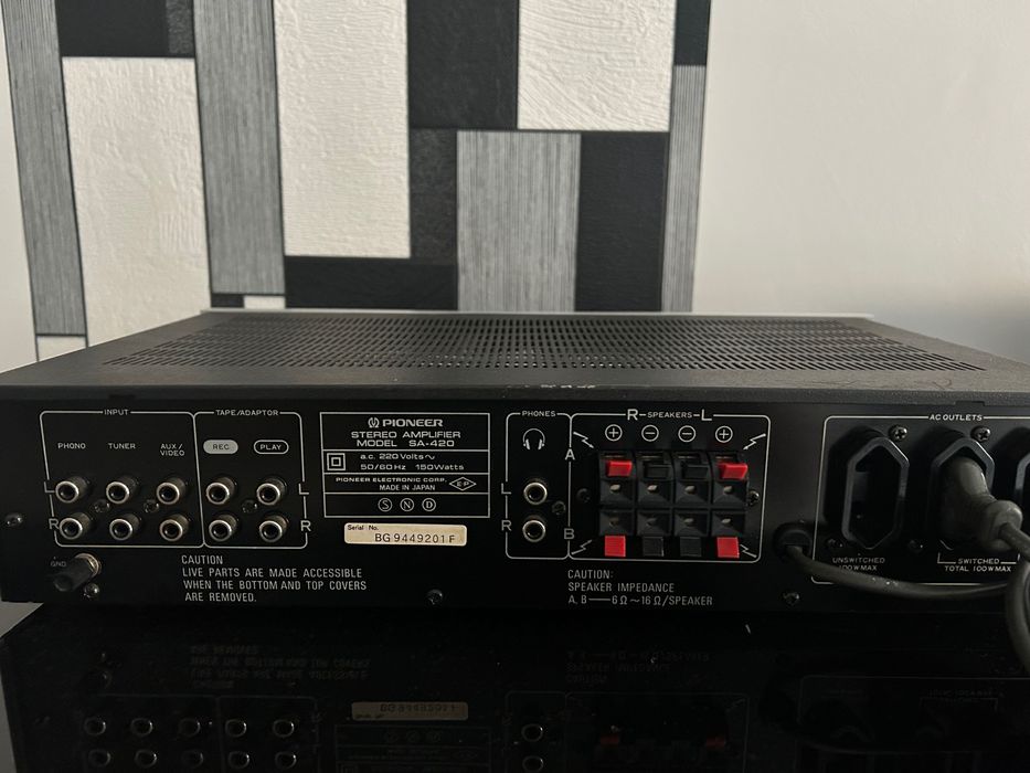 Vând amplificator Pioneer