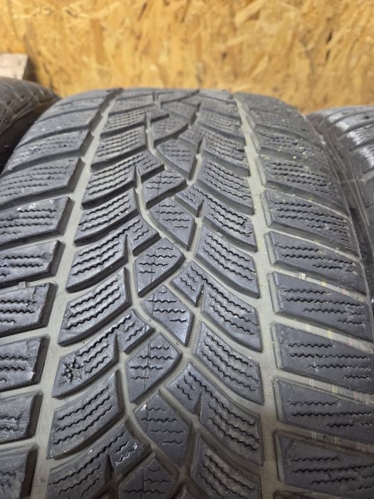 Anvelope iarnă Goodyear 225/40R18 set