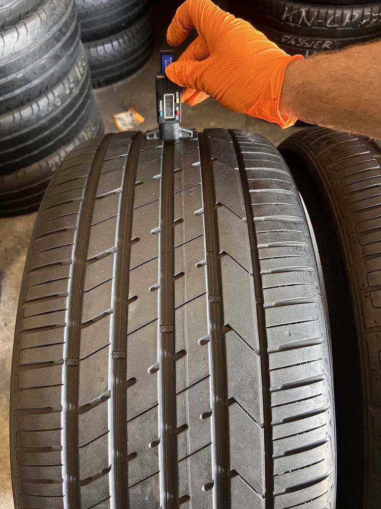2 anvelope vara 285/35/22 , Hankook , 6.2 mm