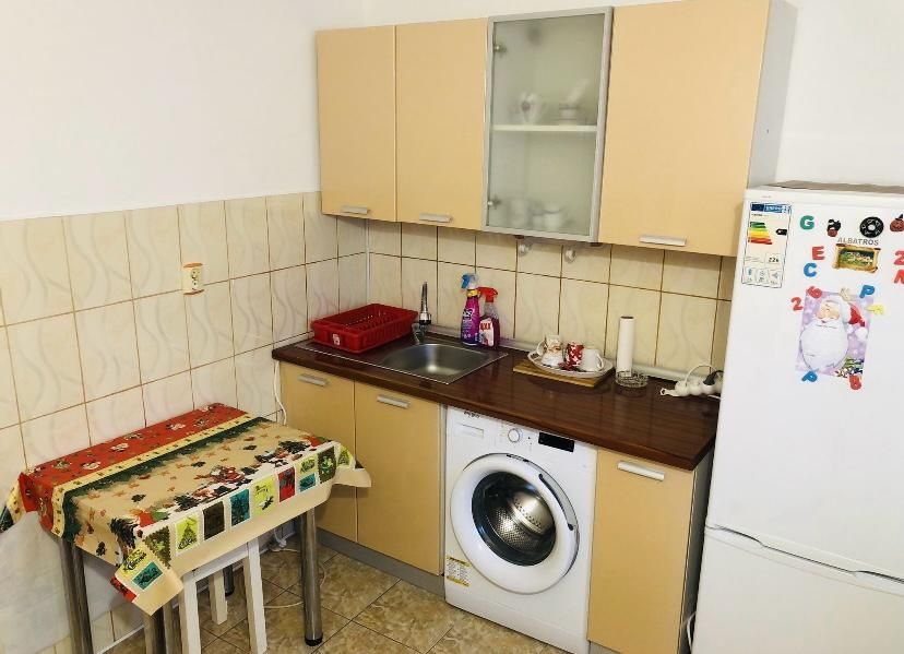 Închiriez apartament cu o camera