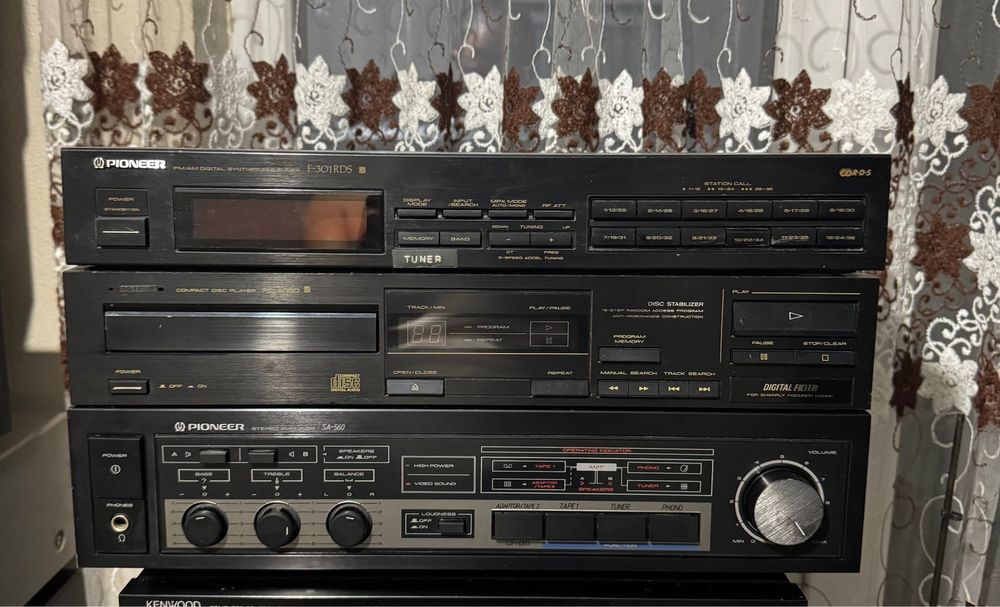 Amplificator Pioneer SA-560, CD Player PD-4050, Tuner F-301RDS . JAPAN