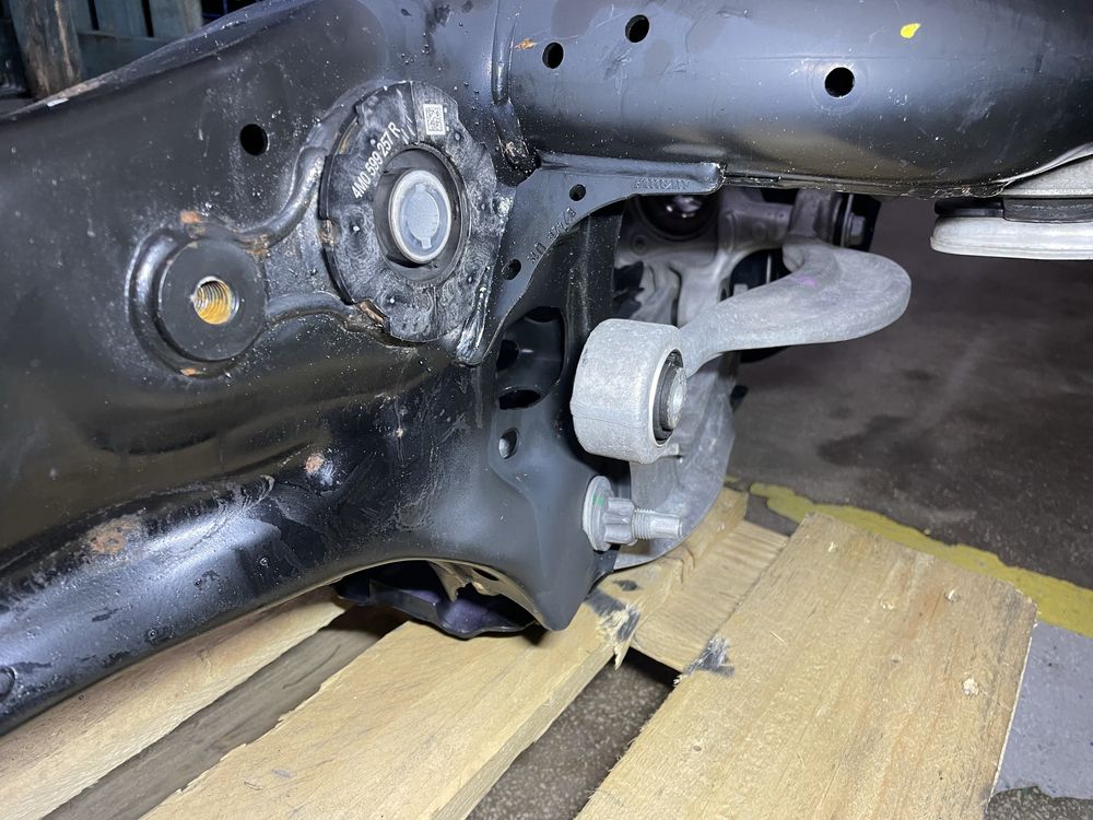 Punte spate Audi Q7, Q8 4M - varianta cu caseta de directie