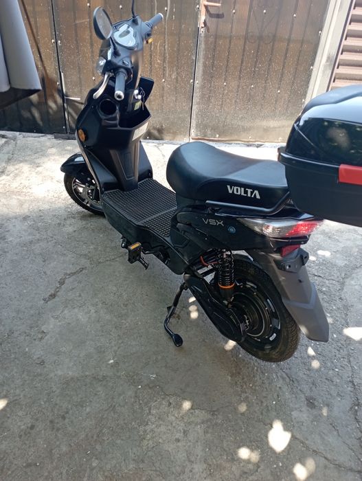 Scuter vsx negru nou nouț.