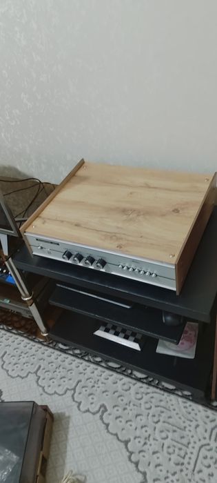 Винтажный проигрыватель и усилитель