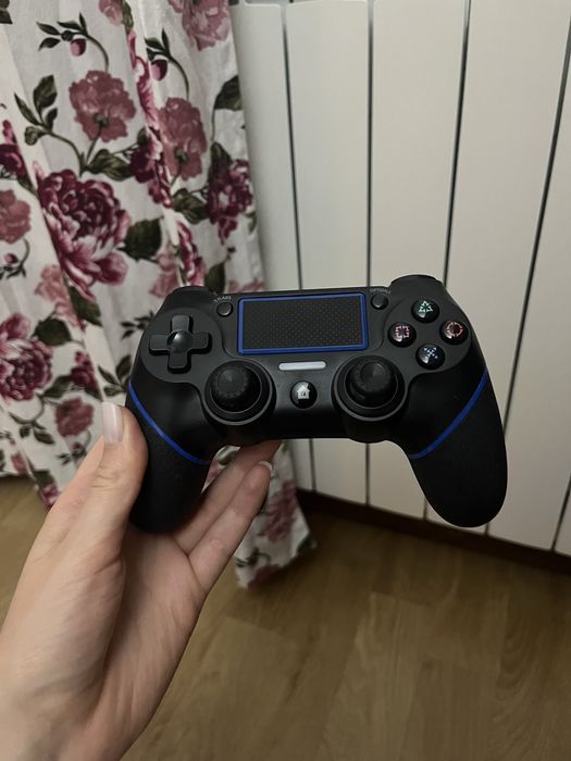 Play station 4 + consola