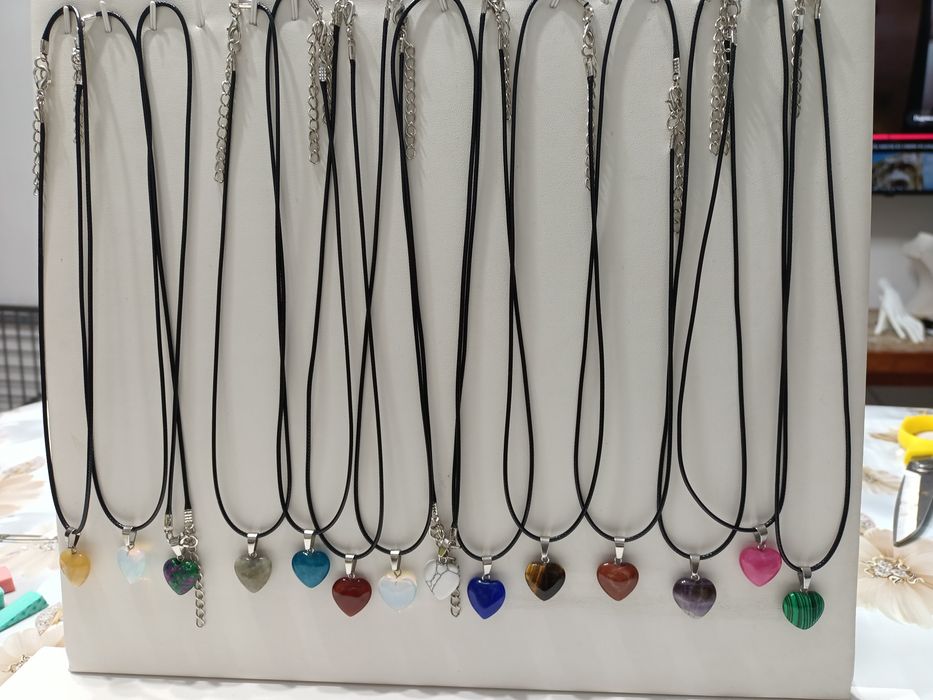 Кулоны с натуральным камнем в виде сердце