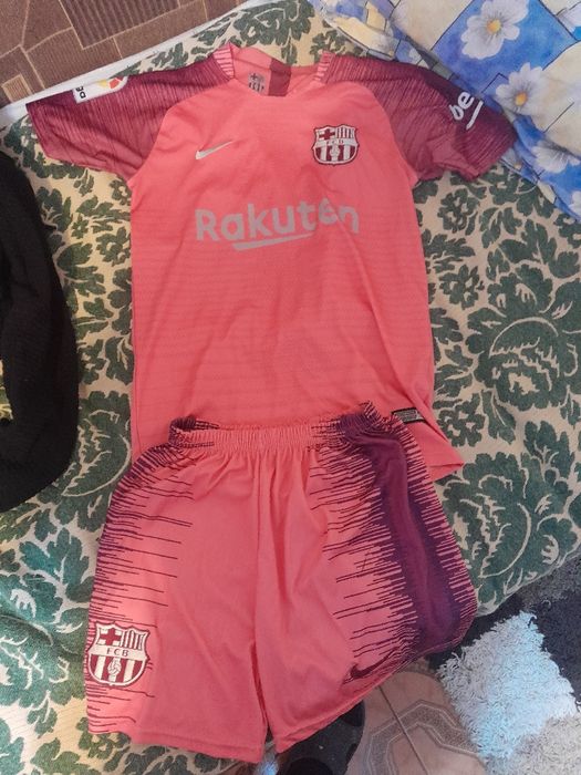 Vând costum Nike fotbal Barcelona original