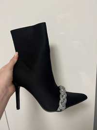 Черни обувки тип боти