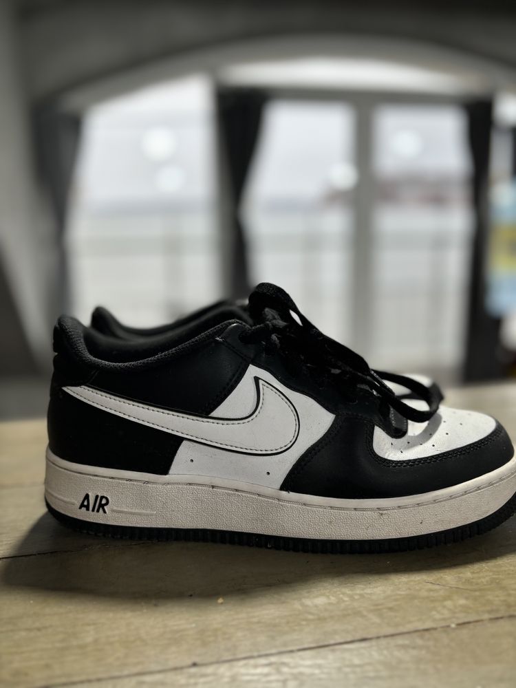 Nike Air Jordan 1 zoom и Nike air force 1