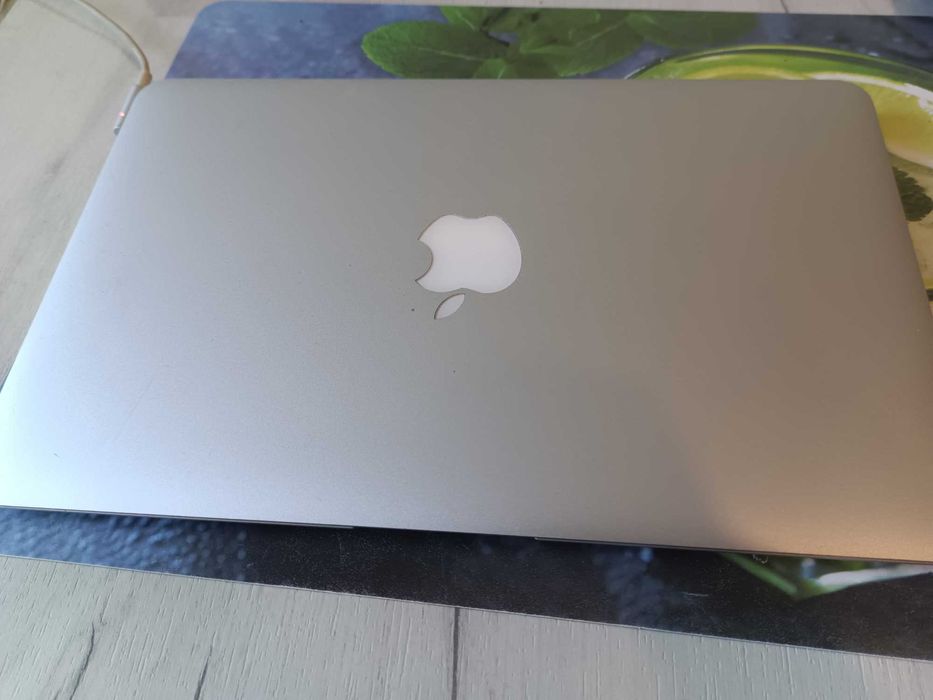 MacBook Air 11” отличен
