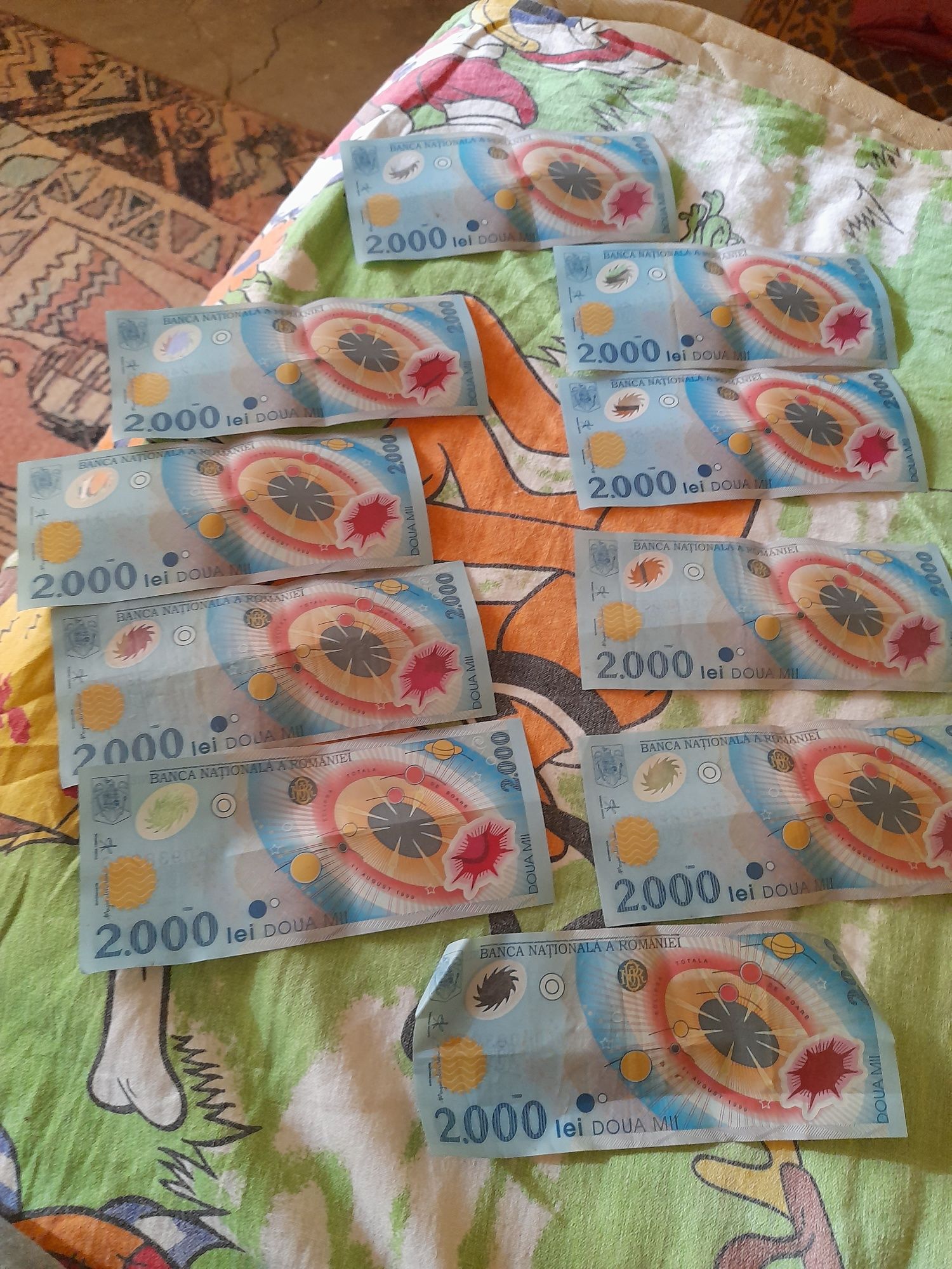 10 bancnote cu eclipsa din 1999 la preț de 50 lei bucata