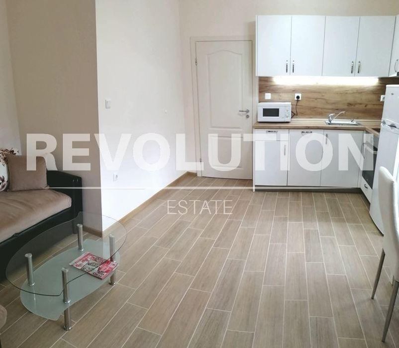 Двустаен апартамент в района на Цветен квартал!