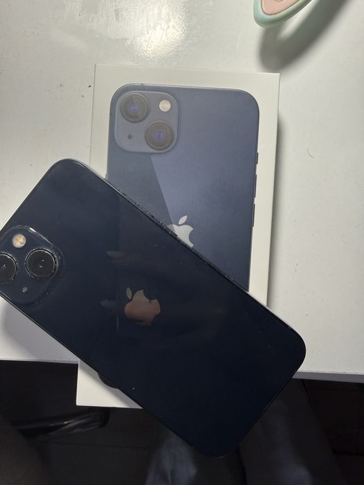 iPhone 13 Midnight blue