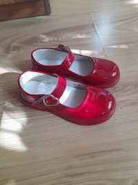 Pantofi rosii pentru fetite