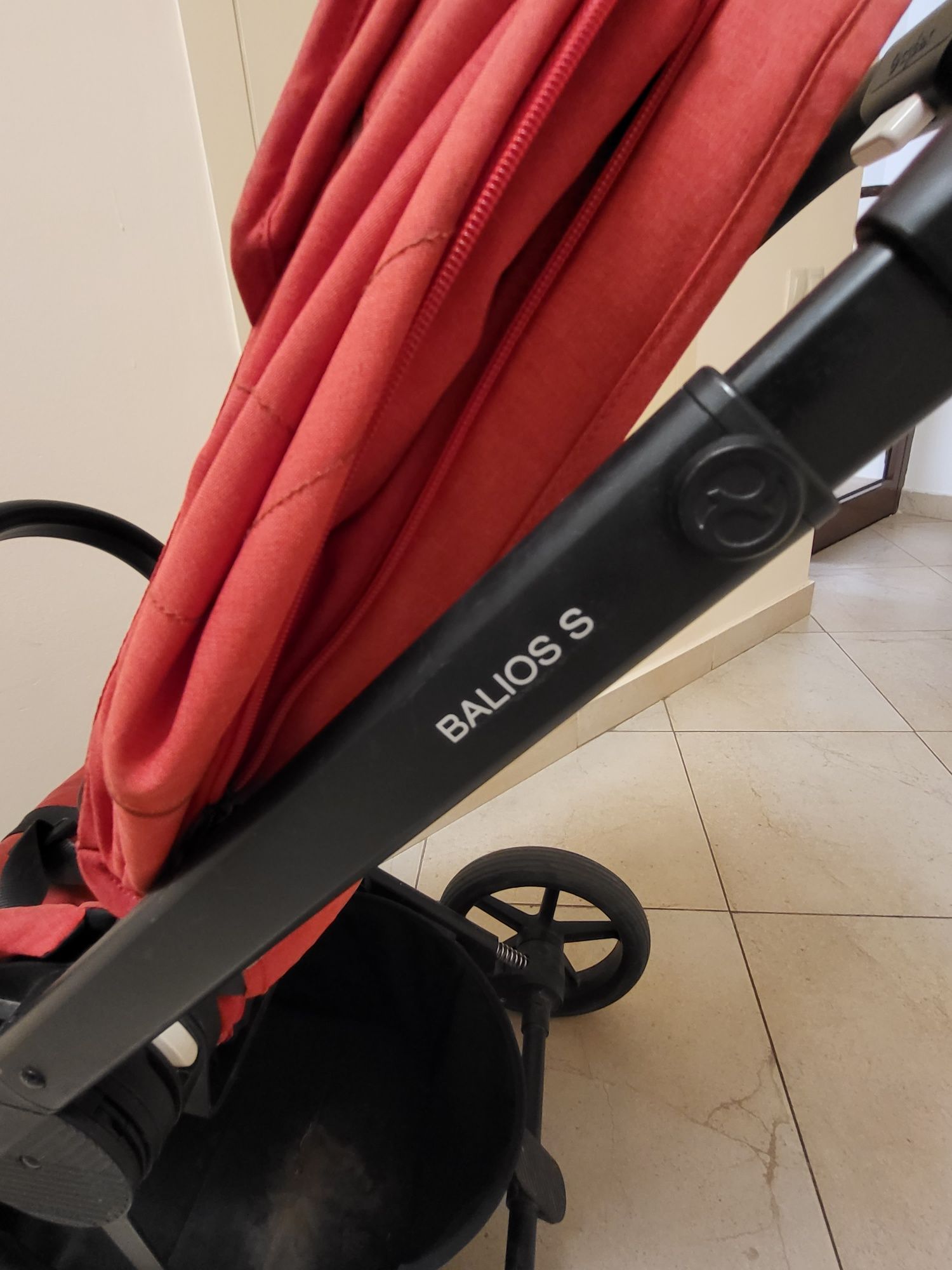 Отличная коляска Cybex Balios S