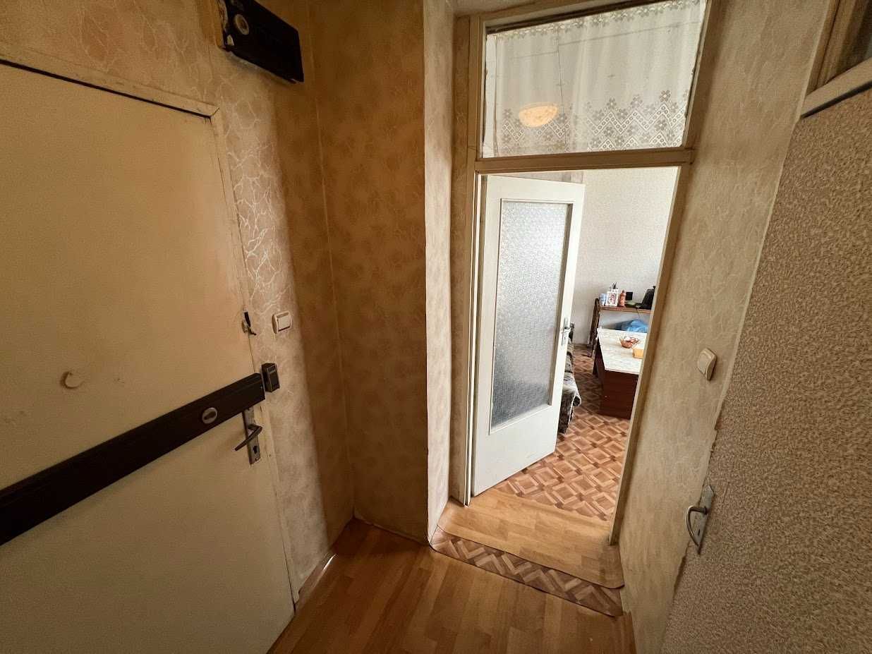 Продавам едностаен апартамент (гарсониера) 33 кв.м – Център, Кнежа
