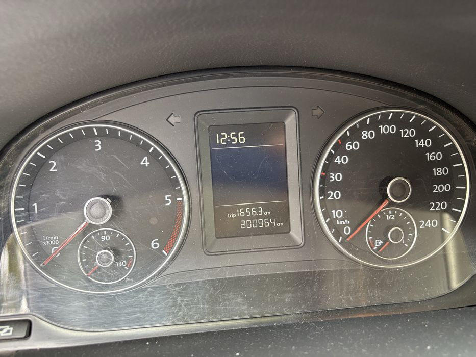 VW TOURAN 1.6 TDI  2011 г.